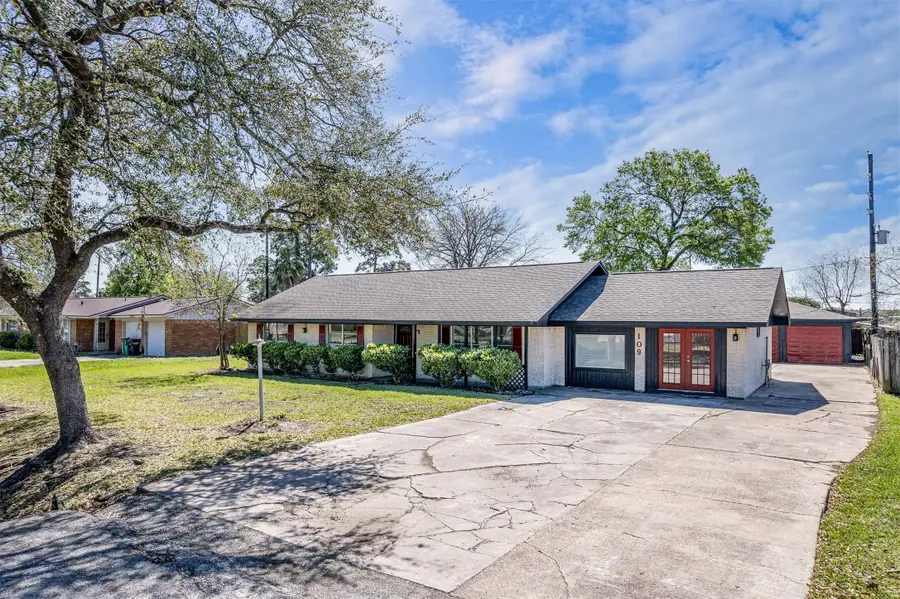 109 Staples Drive, Baytown, TX 77523 - #3