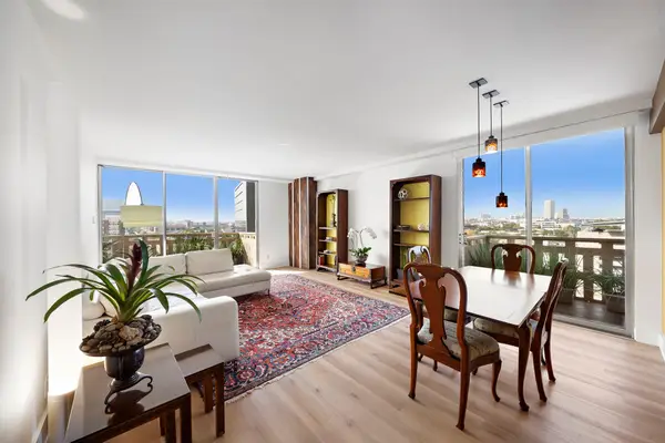 2016 Main Street #722, Houston, TX 77002