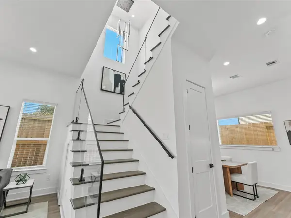 2589 W Paul Quinn Street, Houston, TX 77091