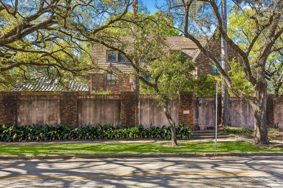 2047 University Boulevard, Houston, TX 77030 - #2