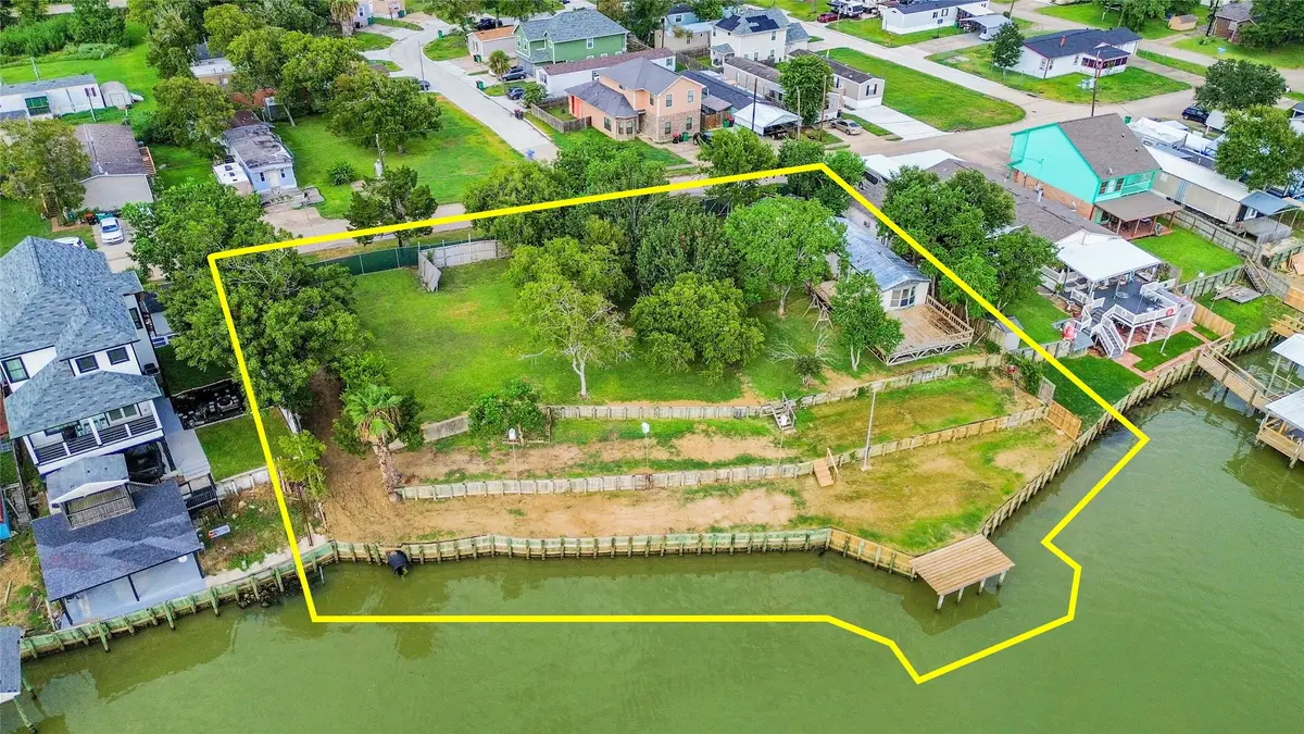 3014 Bay Oaks Harbor Drive, Baytown, TX 77523 - #1