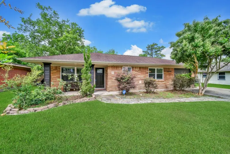10406 Woodwind Drive, Houston, TX 77025 - #2