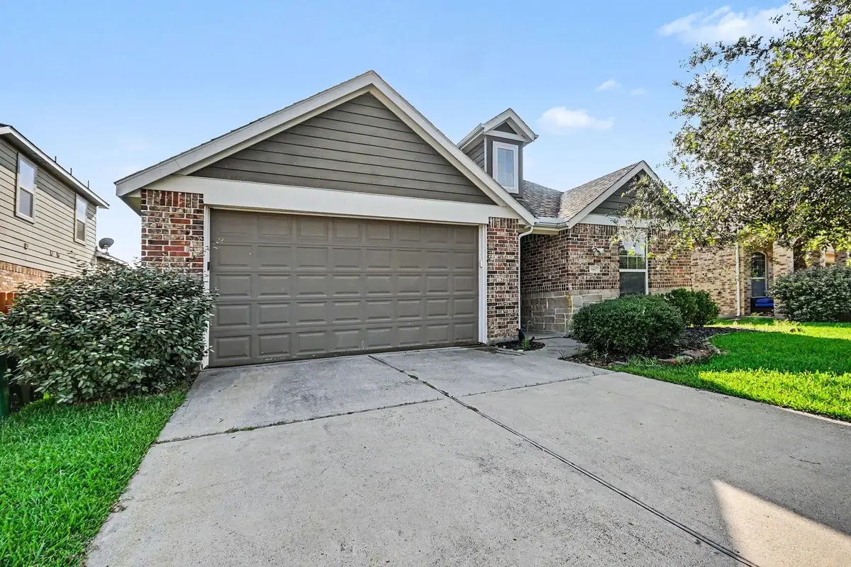 6615 Hunters Trace Lane, Baytown, TX 77521 - #1