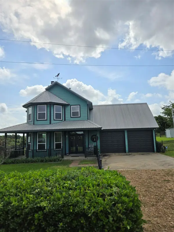 4026 Fm 109, New Ulm, TX 78950