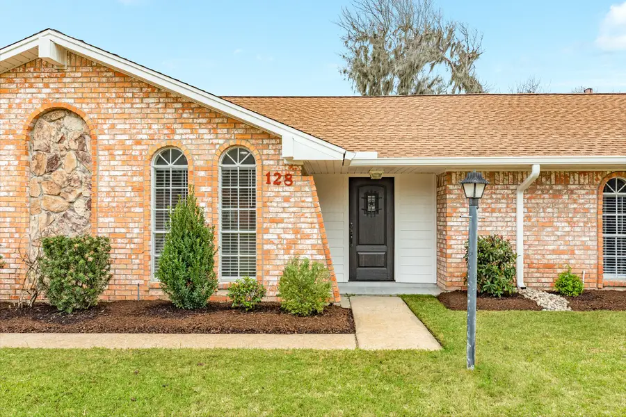 128 Catalpa Street, Lake Jackson, TX 77566 - #3