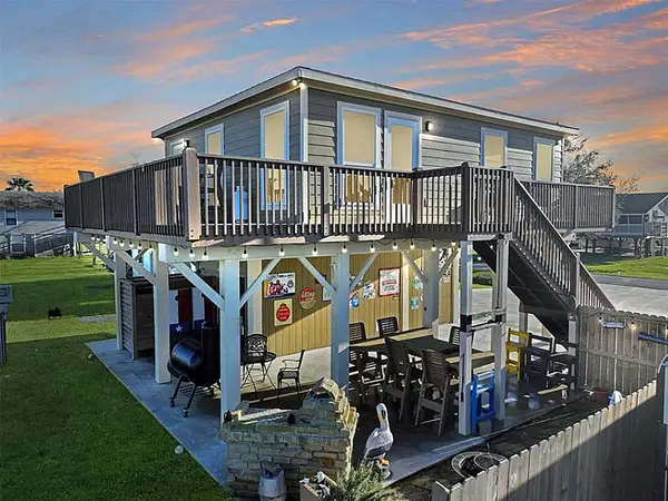 1322 Bahama Lane, Port Bolivar, TX 77650