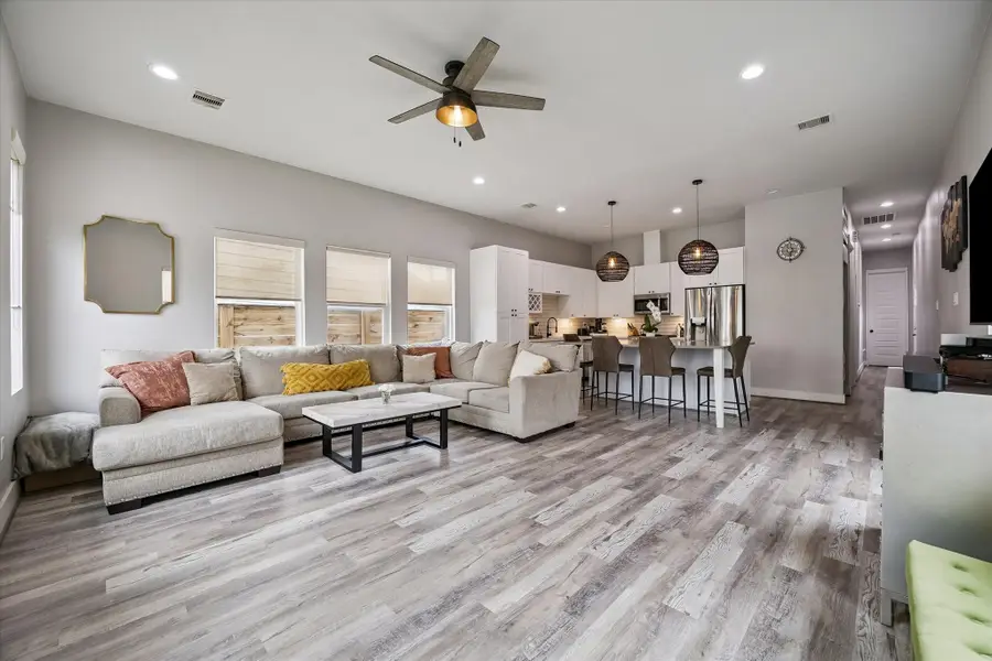 122 E 33rd Street, Houston, TX 77018 - #2