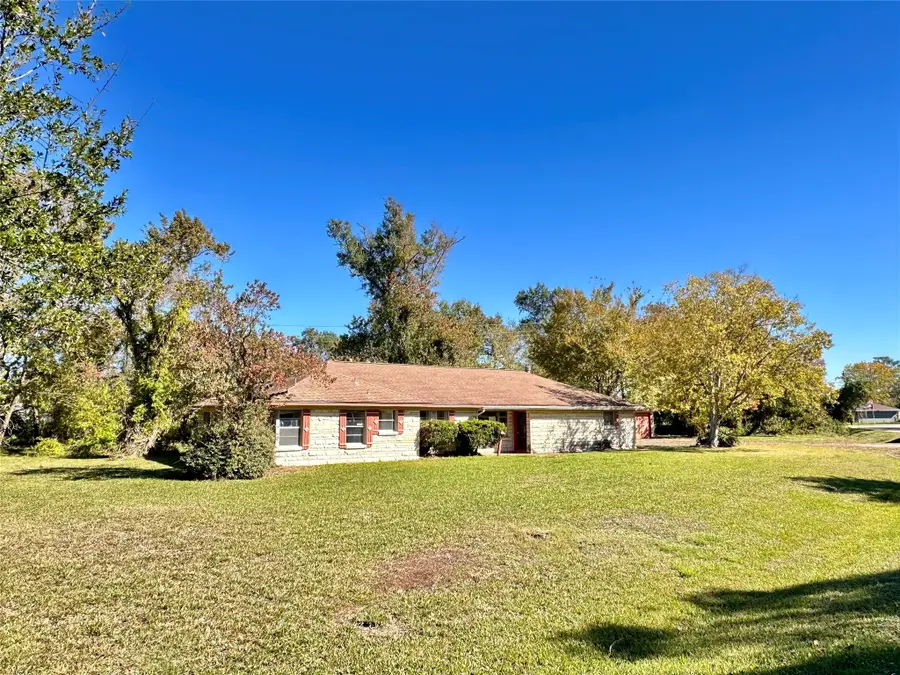 300 Holly Drive, Baytown, TX 77520 - #2