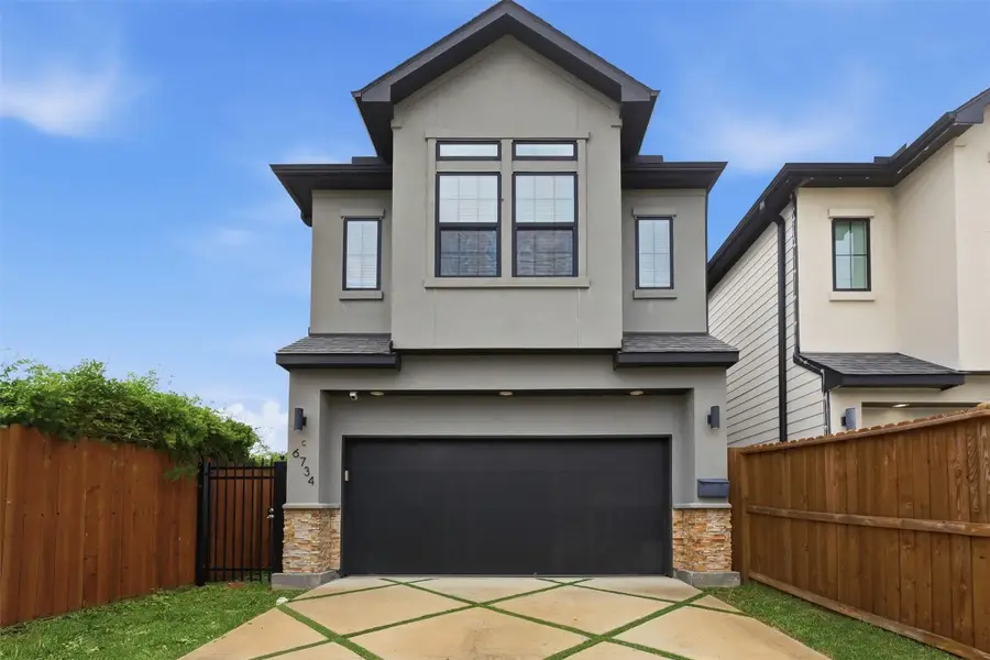 6734 Avenue P, Houston, TX 77011 - #2
