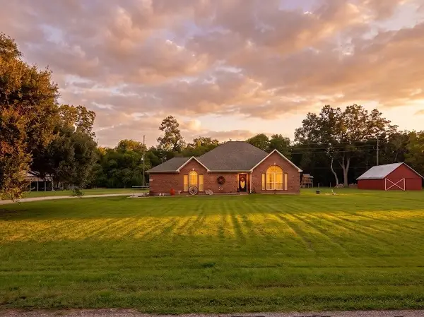 1114 Wagon Road, Simonton, TX 77485