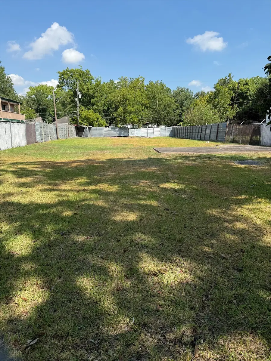7327 Lindencrest Street, Houston, TX 77061 - #2