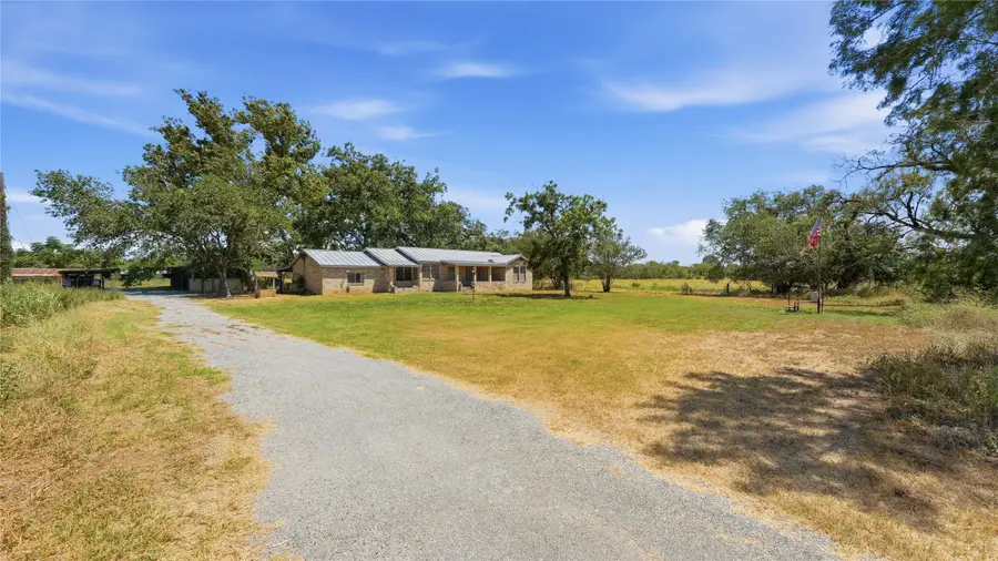 15510 Us Highway 87 W, Adkins, TX 78101 - #2