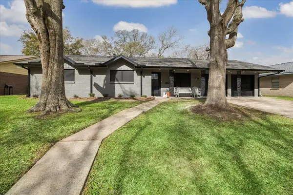 1306 Narcille Street, Baytown, TX 77520