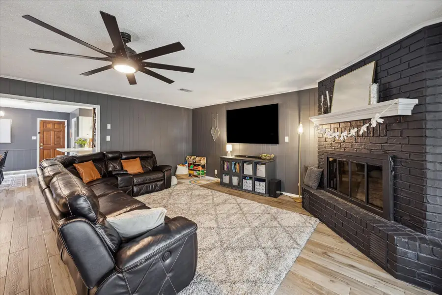 503 West Street, Sealy, TX 77474 - #3