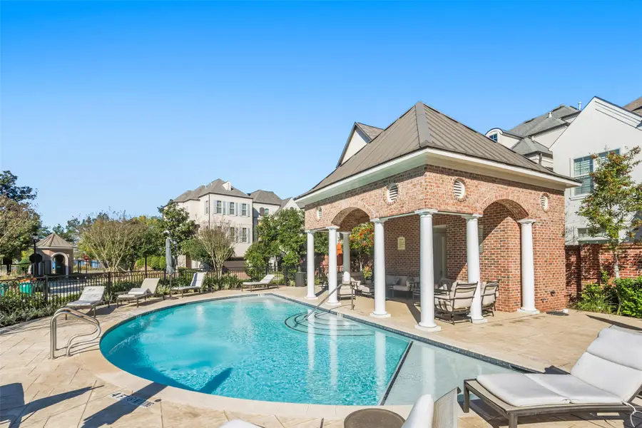 18 Wooded Park Place, The Woodlands, TX 77380 - Image #3