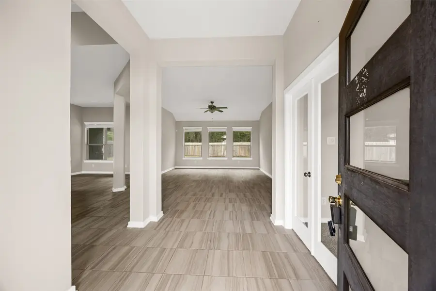 8510 Amber Bend Drive, Baytown, TX 77521 - Image #3