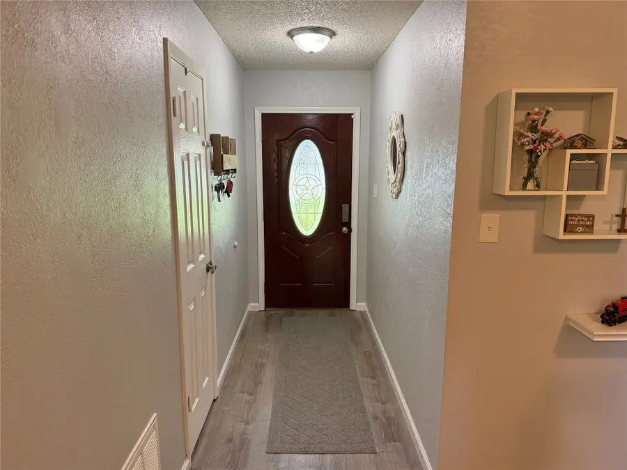 725 E Plum Street, Angleton, TX 77515 - #3