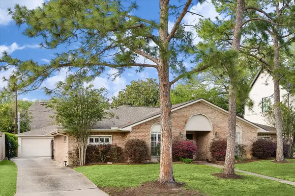 12630 Kingsride Lane, Houston, TX 77024