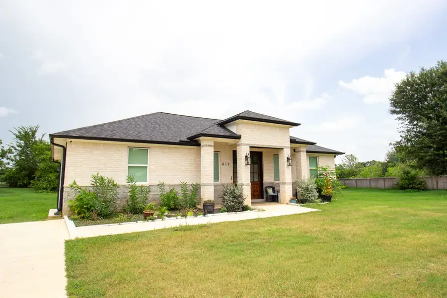 612 Sharon St, Prairie View, TX 77484 - #3
