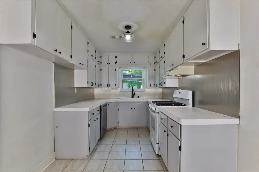 1202 Mac Drive, Sweeny, TX 77480 - #3