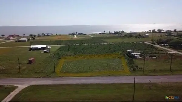 631 Washington Avenue, Port Lavaca, TX 77979