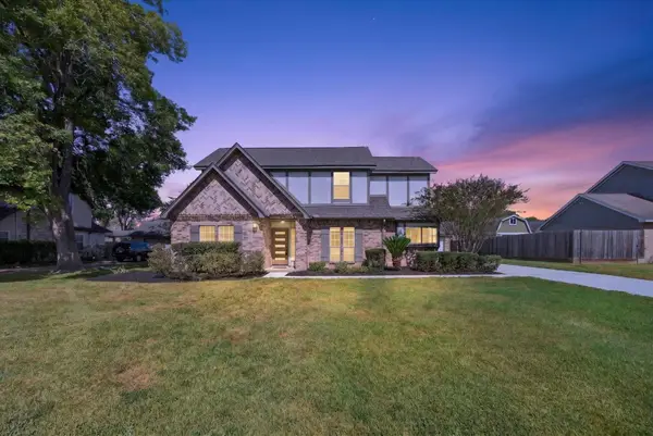 1013 Londonderry Avenue, Friendswood, TX 77546