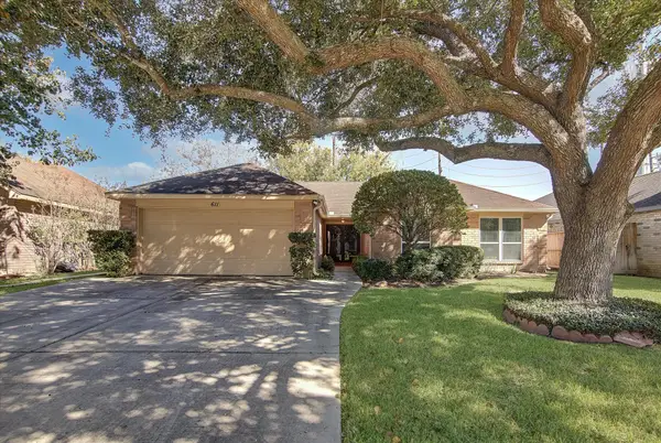 611 E Larkspur Circle, Pearland, TX 77584