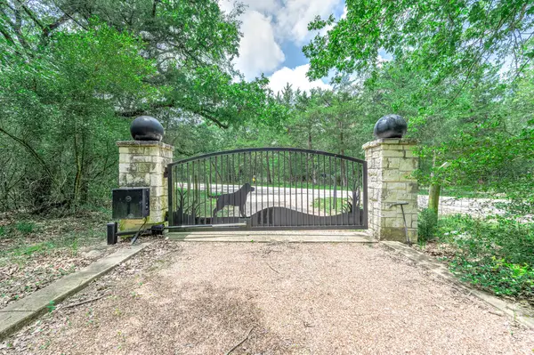 4992 Whispering Oaks Drive, College Station, TX 77845