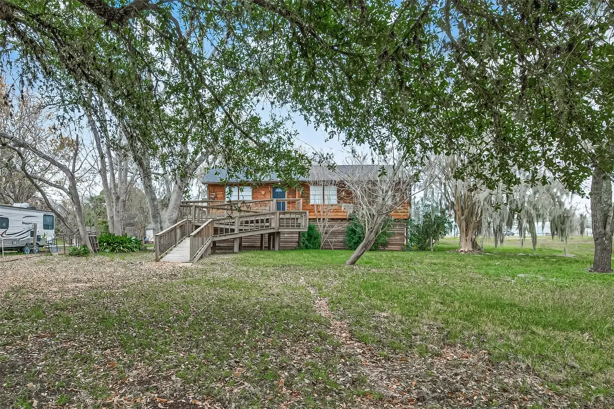 710 Pony Lane, Wallis, TX 77485 - Image #1