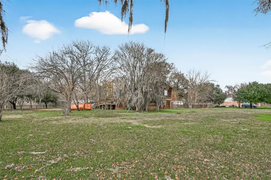710 Pony Lane, Wallis, TX 77485 - Image #3