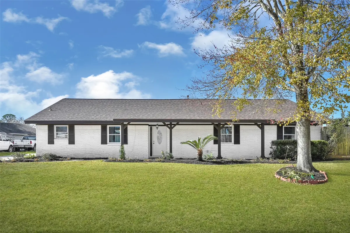 4902 Green Willow Lane, Dickinson, TX 77539 - #1