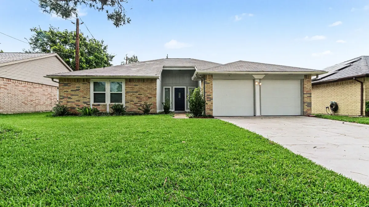 2431 Tall Ships Drive, Friendswood, TX 77546 - #1