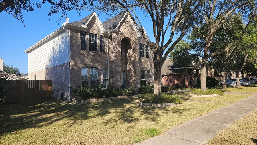 10201 Forest Spring Lane, Pearland, TX 77584 - Image #3
