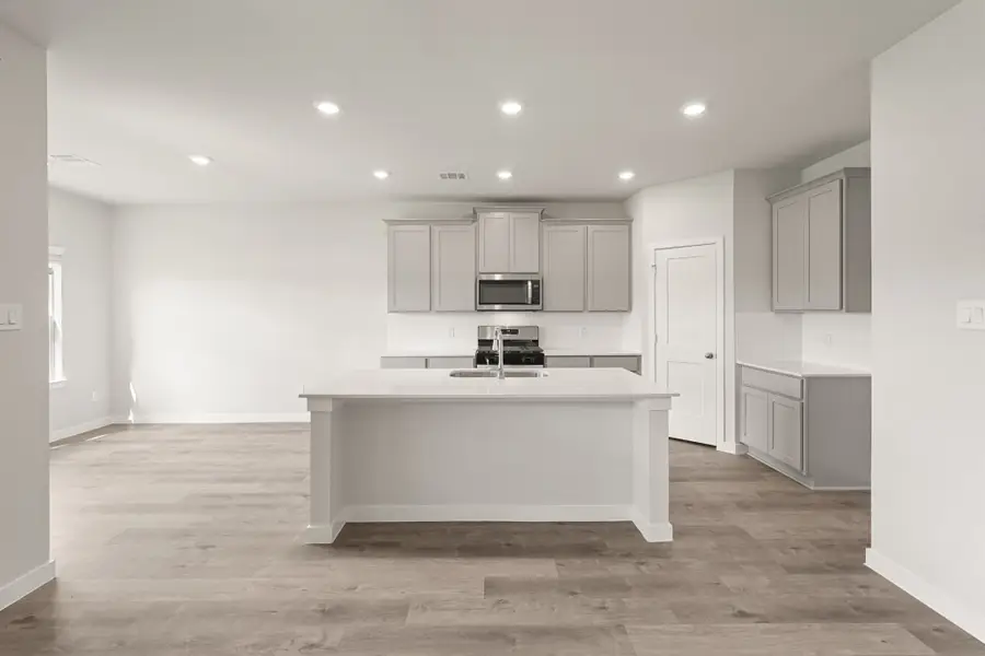 102 Water Grass Trail, Clute, TX 77531 - Image #3