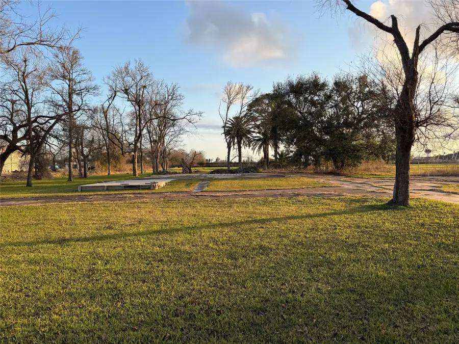 1001 Wilson Road, Clute, TX 77531 - #2