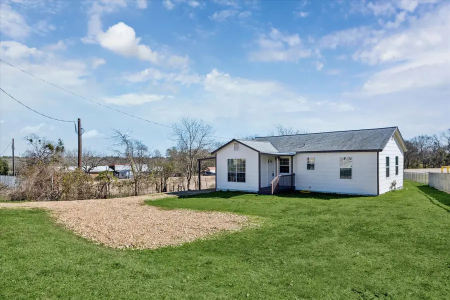 921 E Hill Street, Bellville, TX 77418 - Image #3