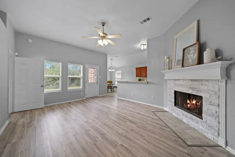 694 St Croix Street, Alvin, TX 77511 - Image #3