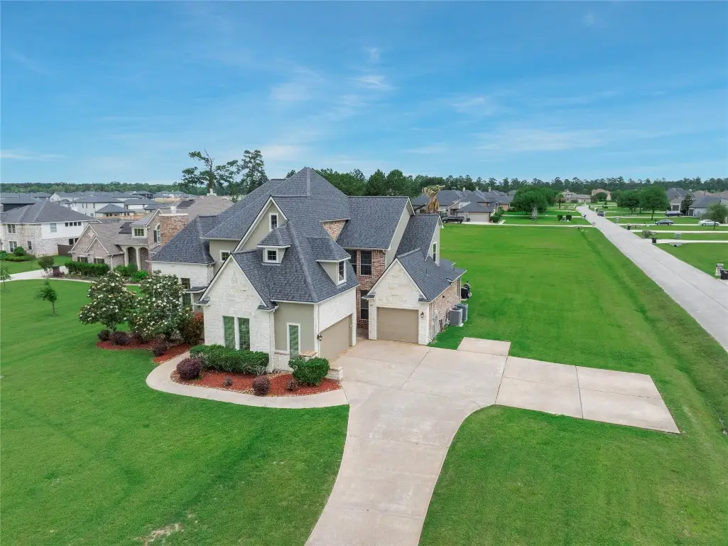 11710 Grandview Dr, Montgomery, TX 77356 - #1