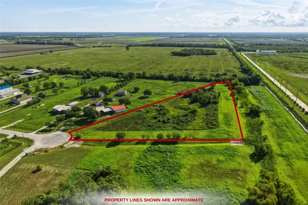 14411 Austin Bayou Drive, Rosharon, TX 77583
