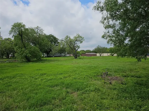 16 Still Meadow Cove, Dale, TX 78616