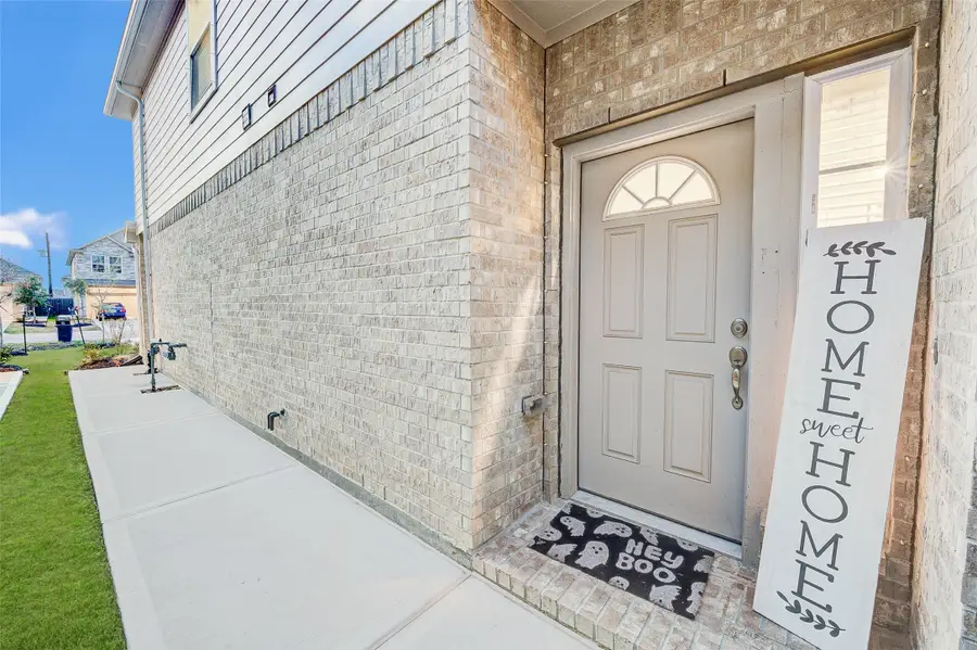 522 N 6th Street, La Porte, TX 77571 - #3