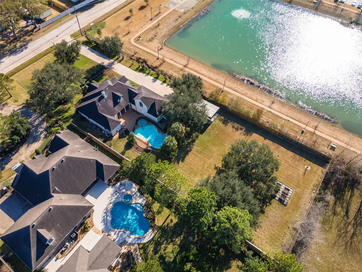 204 Leisure Lane, Friendswood, TX 77546 - #1