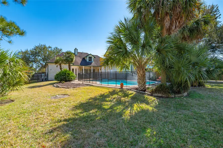 204 Leisure Lane, Friendswood, TX 77546 - #3