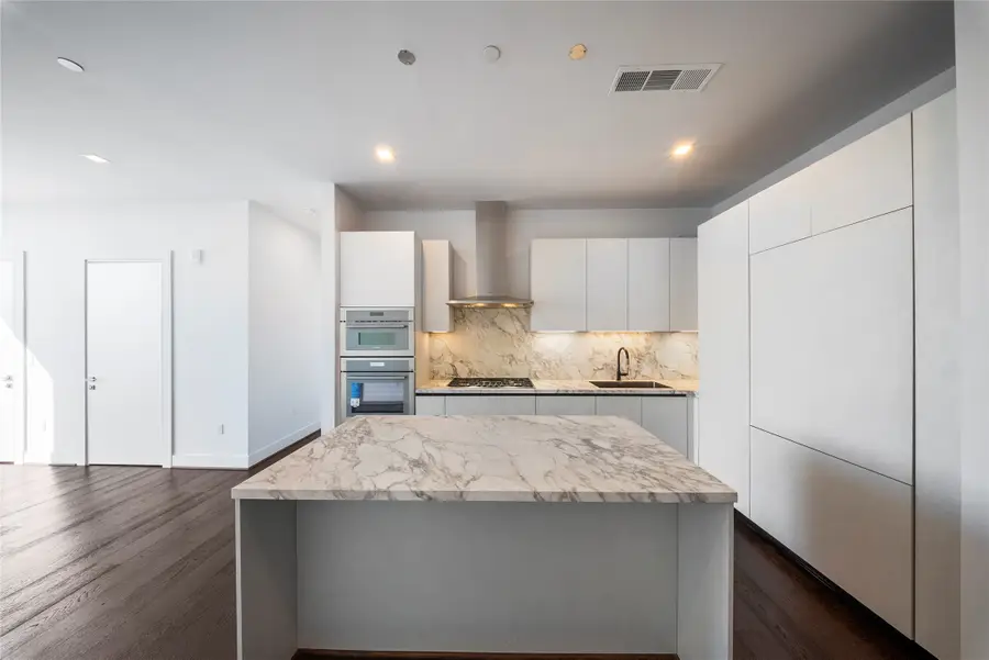 1711 Allen Parkway #1802, Houston, TX 77019 - #3