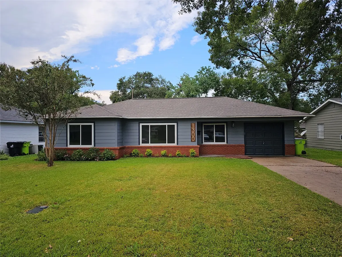 1300 Lawrence Street, Rosenberg, TX 77471 - Image #1