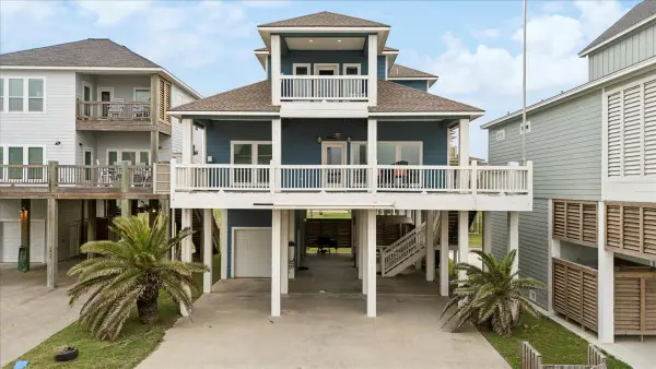 2904 Shady Lane, Crystal Beach, TX 77650