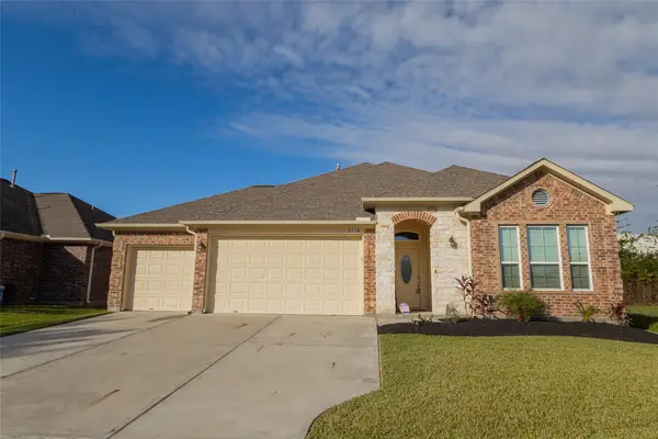 2119 Loc Loma Lane, La Porte, TX 77571