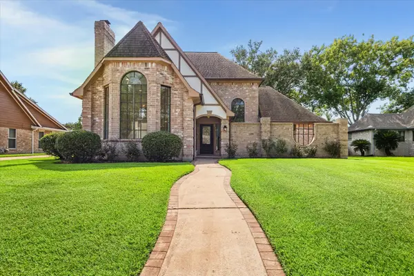 819 Wood Bridge Circle, Sugar Land, TX 77498