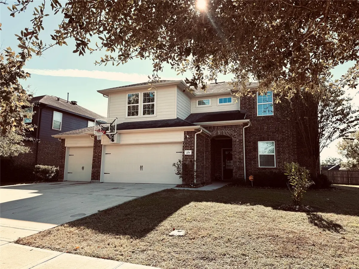 209 Meadow Ridge Way, Clute, TX 77531 - Image #1