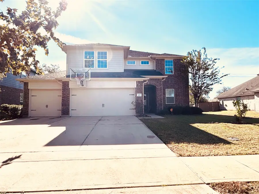 209 Meadow Ridge Way, Clute, TX 77531 - Image #2